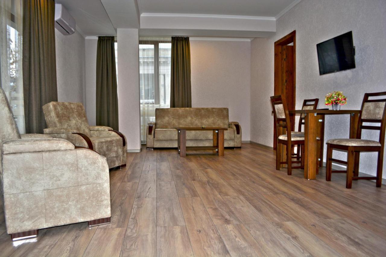 G&G Hotel Tbilisi Buitenkant foto