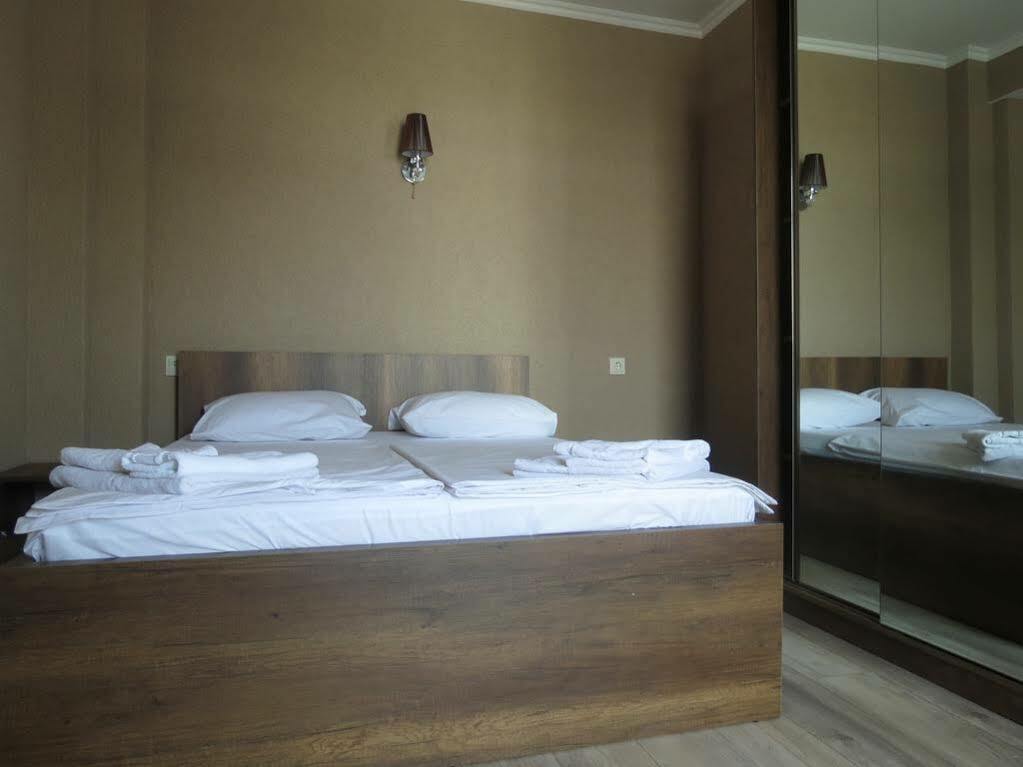 G&G Hotel Tbilisi Buitenkant foto